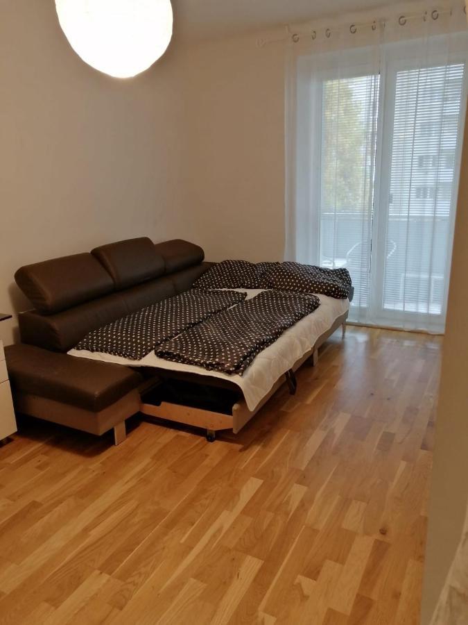 Schoene Wohnung Mit Balkon Vienna Exterior photo